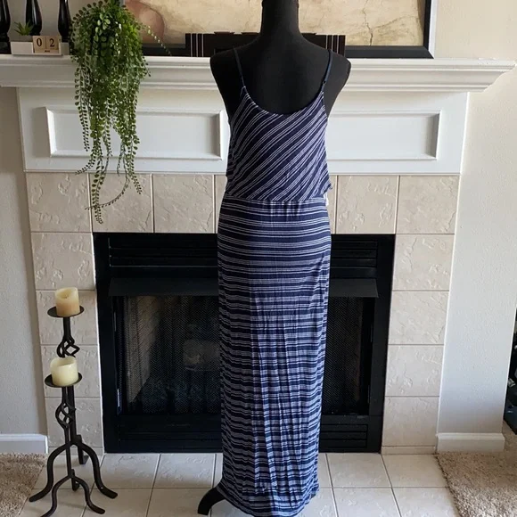 ☀️3/$15  Pink Rose Maxi Dress - Picture 5 of 5